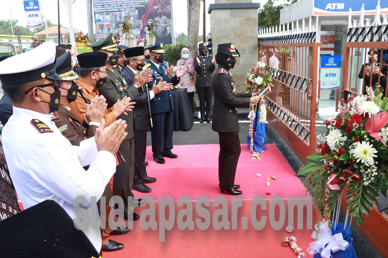 Tasyakuran HUT Bhayangkara ke-76 dan Peresmian Gapura Mapolres Kulon Progo