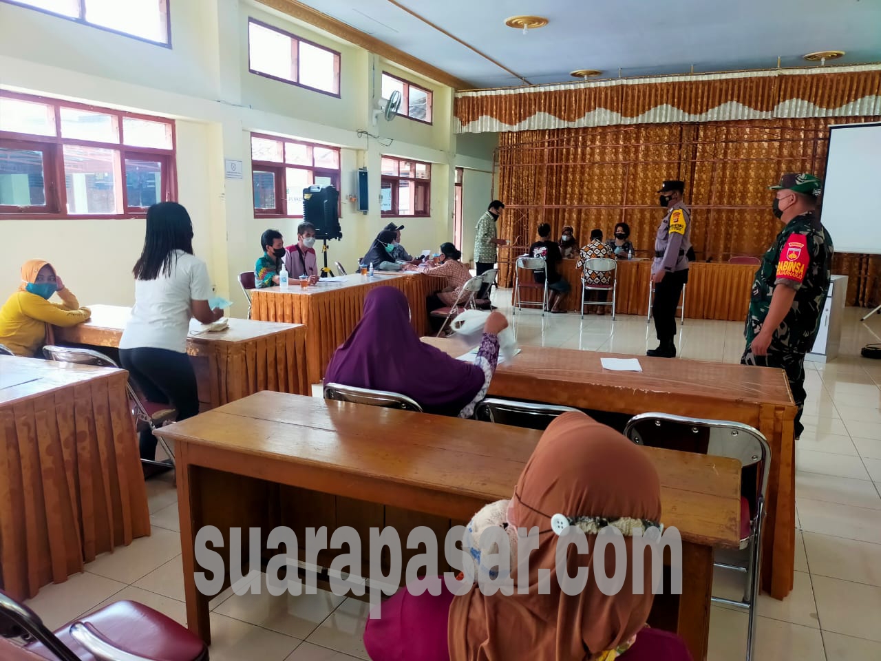 Ratusan KPM Warga Banjarharjo Terima BLT