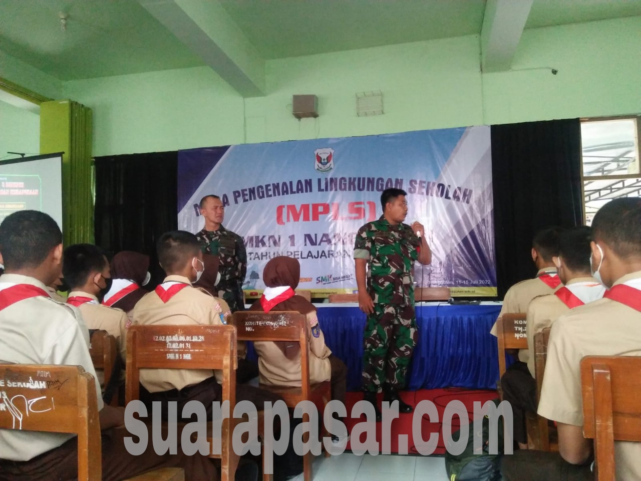 Babinsa Jatisarono Dampingi SMKN 1 Nanggulan Dalam Rangka MPLS