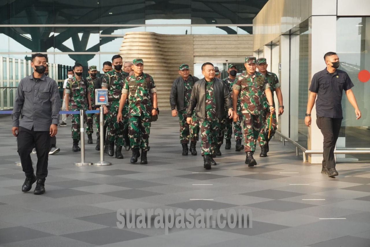 Sambut Kedatangan KASAD di Bandara YIA