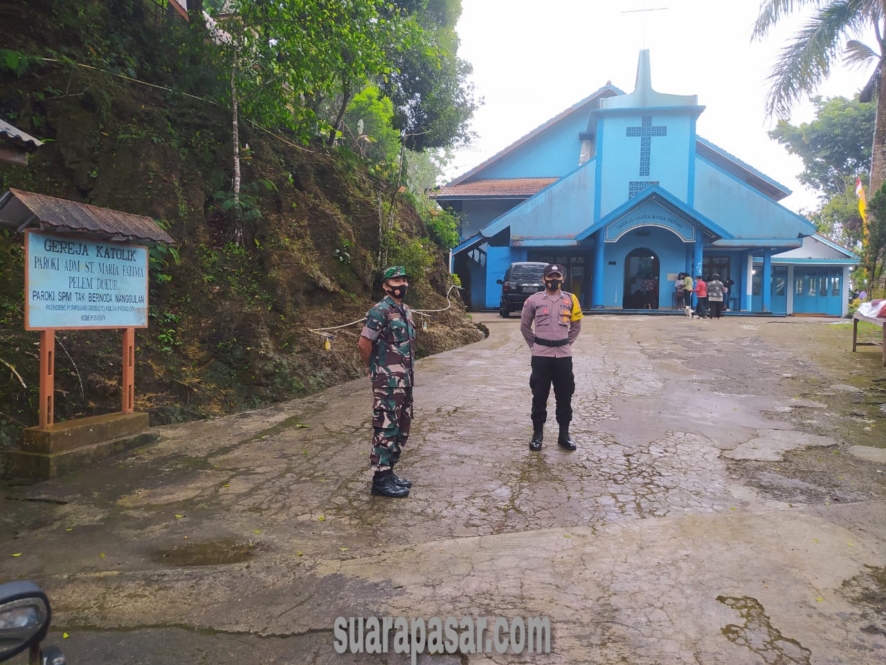 Ibadah Misa Minggu di Gereja Santa Maria Fatima Patihombo