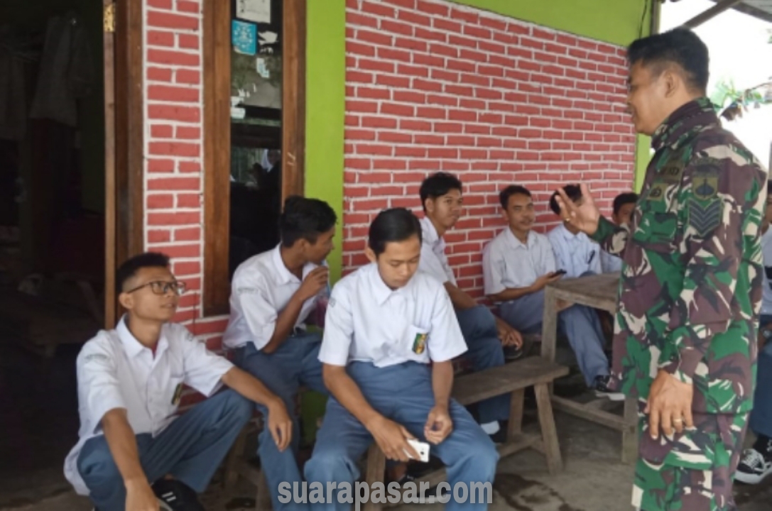 Siswa SMK Muhammadiyah 1 Temon Terima Binaan Dari Babinsa Temon Kulon