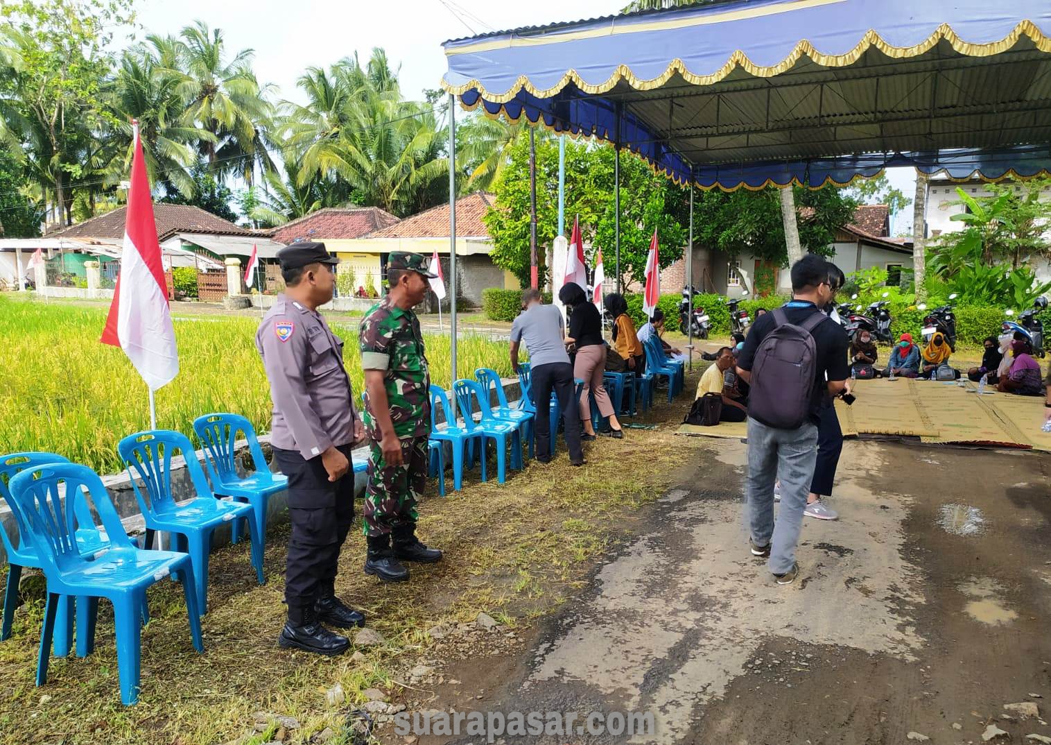 Babinsa Kaligintung Monitoring Kegiatan Tim Proyek Ceplery dan CBM Global Pelaksana Kesehatan Jiwa Masyarakat