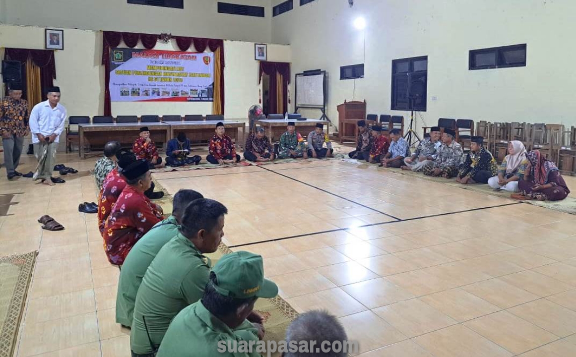 Babinsa Karangsewu Hadiri Malam Tirakatan HUT Satlinmas Ke-61