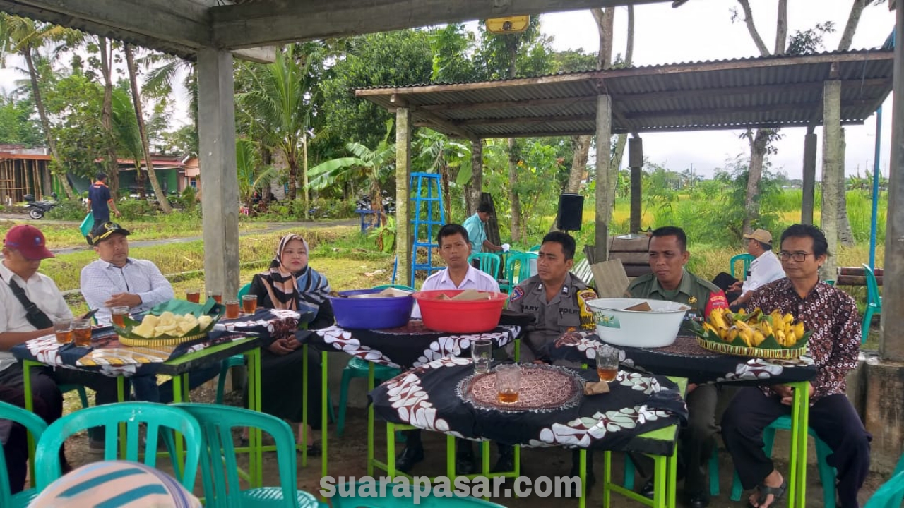 Babinsa Triharjo Hadiri Tasyakuran dan Wiwitan Panen Padi