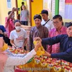 Babinsa Pengasih Pantau Kegiatan Bazar Minyak Goreng di Balai Kalurahan Pengasih