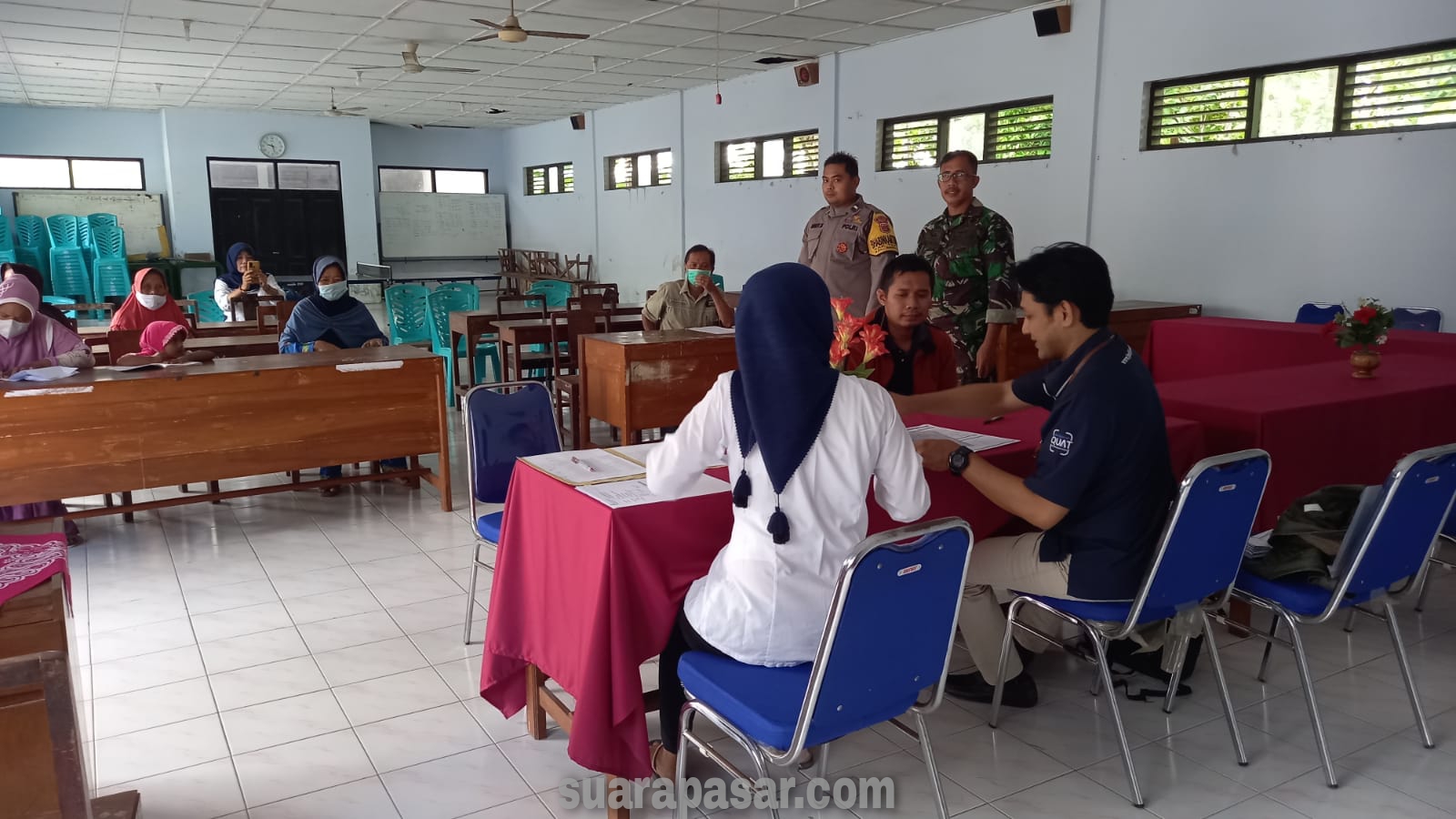 Babinsa Sindutan Pantau Penyaluran BLT Dana Desa