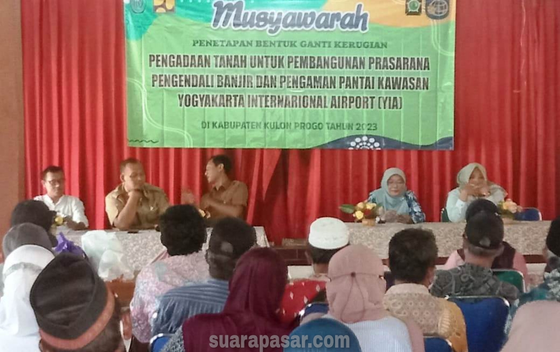 Babinsa Karangwuni Pantau Kegiatan Musyawarah Penetapan Bentuk Ganti Kerugian Tanah Warga