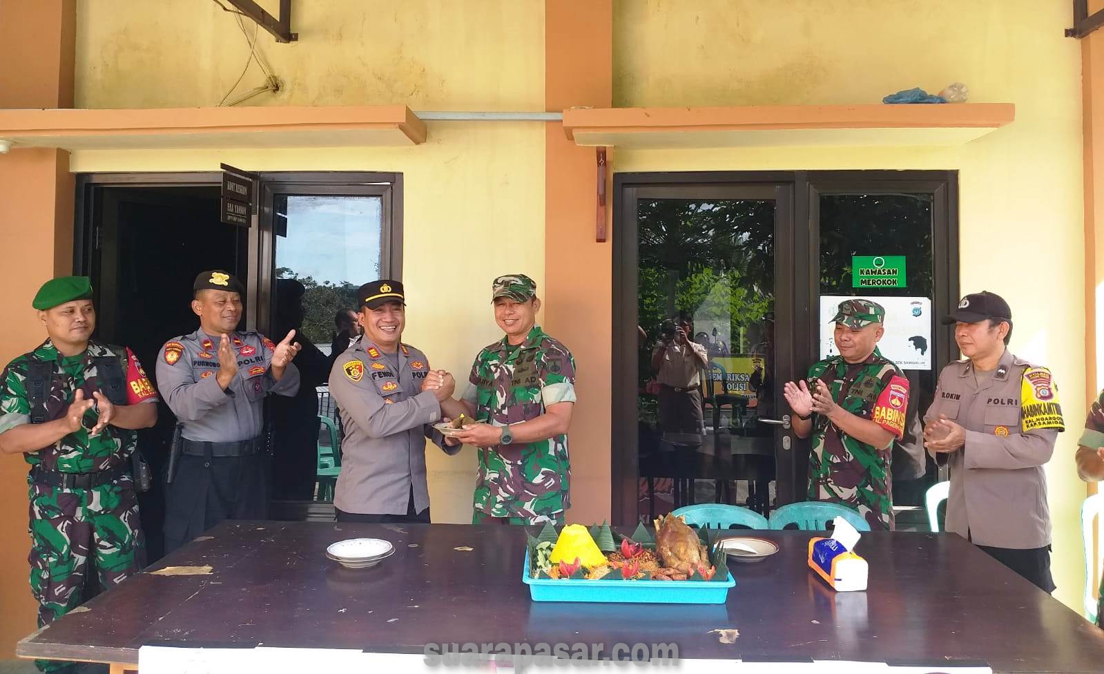 Mapolsek Samigaluh Terima Ucapan Selamat Hari Bhayangkara Ke-77 Dari Danramil Samigaluh