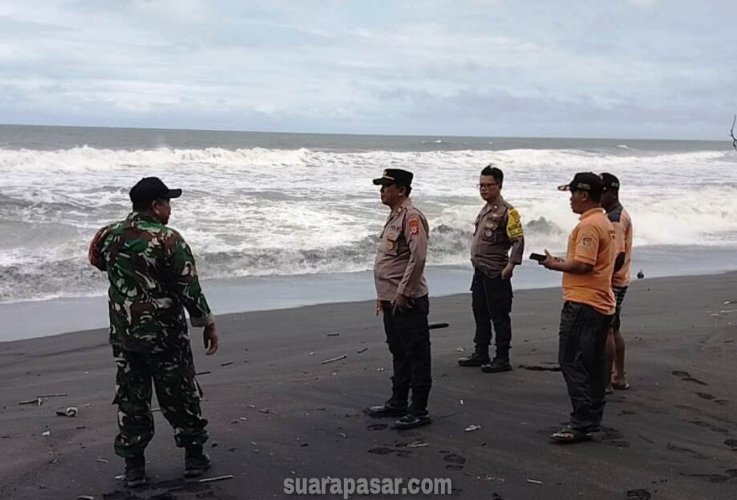 Cegah Laka Laut, Babinsa Banaran Laksanakan Pemantauan Obyek Wisata Pantai Trisik