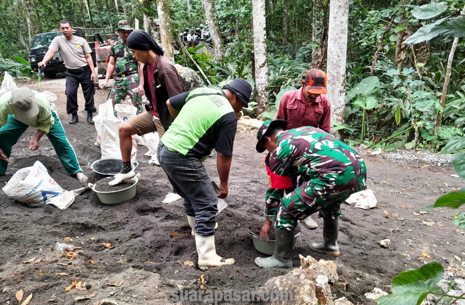 Semangat Gotong Royong Dalam TMMD Reguler Ngargosari Wujud Kemanunggan TNI Rakyat