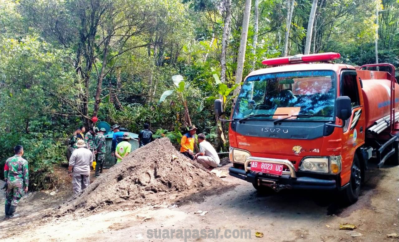 Atasi Kesulitan Air, BNPB Kulon Progo Pasok Air Ke Lokasi TMMD Reguler 117 Ngargosari Samigaluh