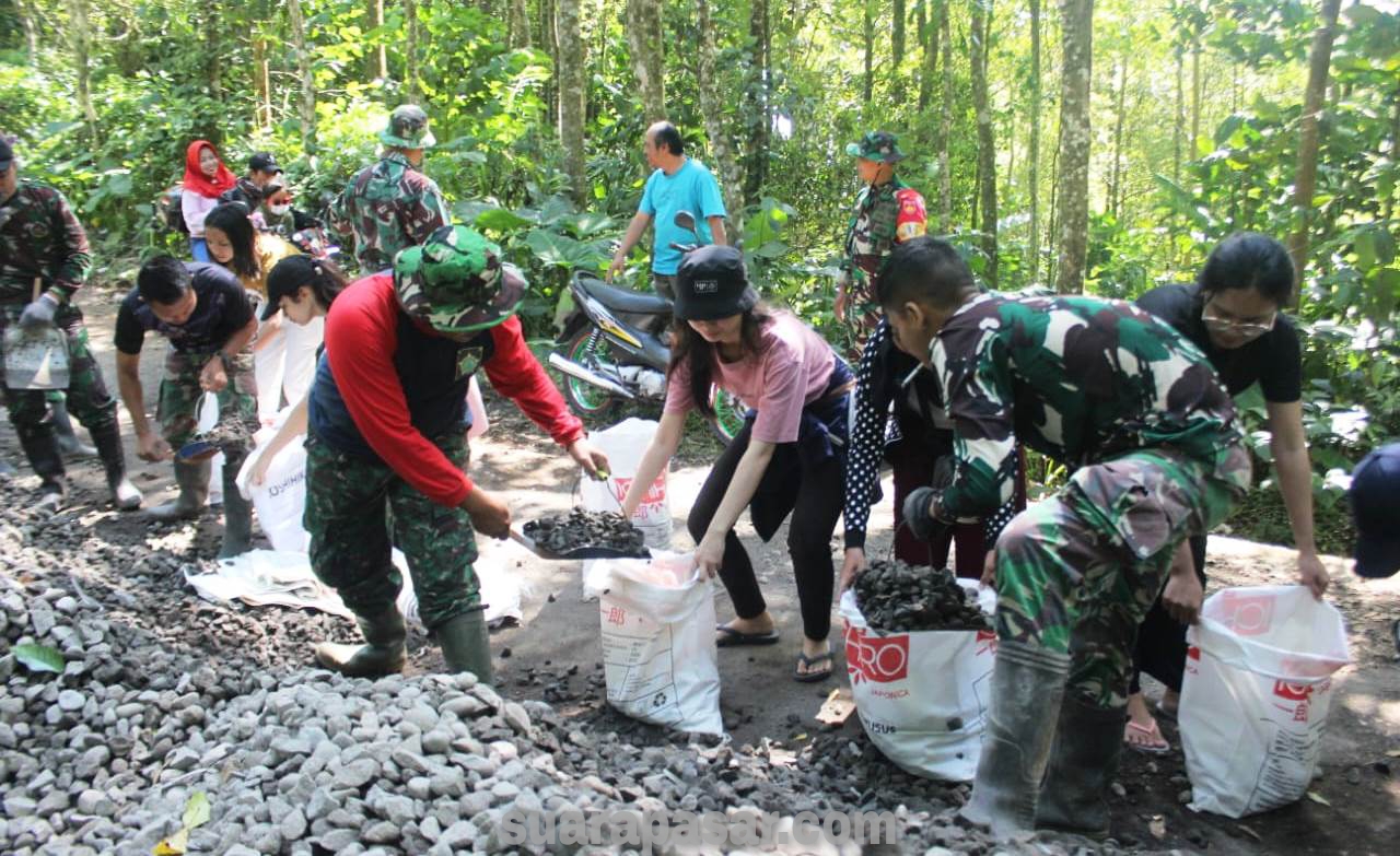 Mahasiswa Universitas Sanata Dharma Bantu TMMD Reguler Ke-117 Ngargosari Samigaluh Kulon Progo