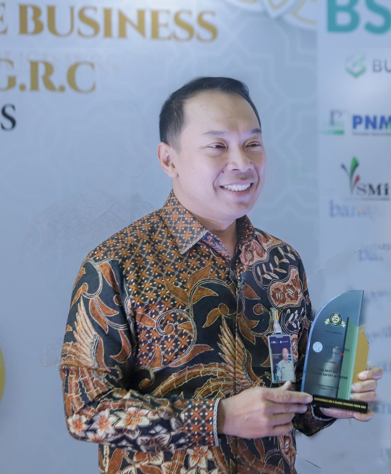 Jasa Raharja Raih Dua Penghargaan di Ajang Infobank 12th Sharia Award 2023