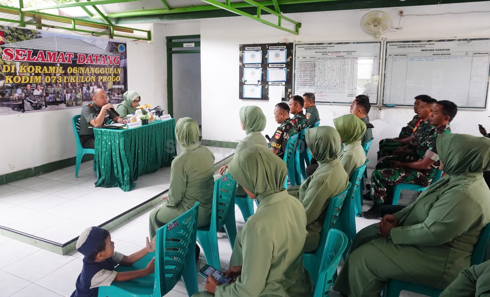 Dandim Kulon Progo Bersama Ketua Persit KCK Cabang XXXII Melaksanakan Kunjungan Kerja di Koramil Nanggulan