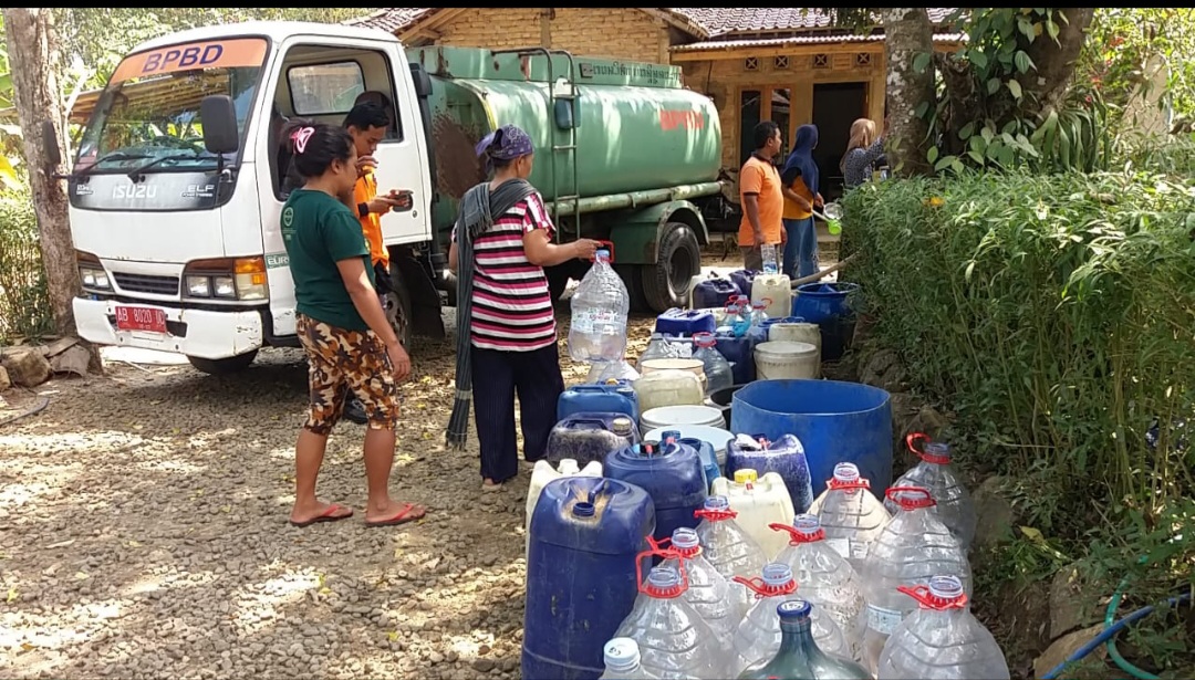 Droping Air Bersih Di Purwosari Girimulyo Warga Masih Pakai Jerigen, Perlu Tambahan Bak Penampungan