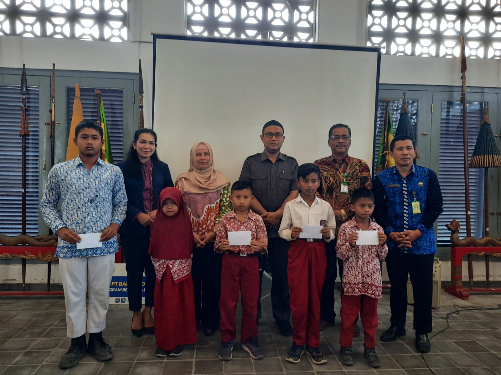 Lembaga Orang Tua Asuh (L-OTA) DIY Serahkan Bantuan Anak Asuh Kulon Progo