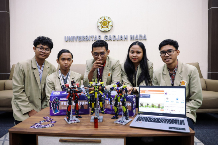 Mahasiswa UGM Olah Limbah Korek Api Gas Jadi Action Figure Wayang