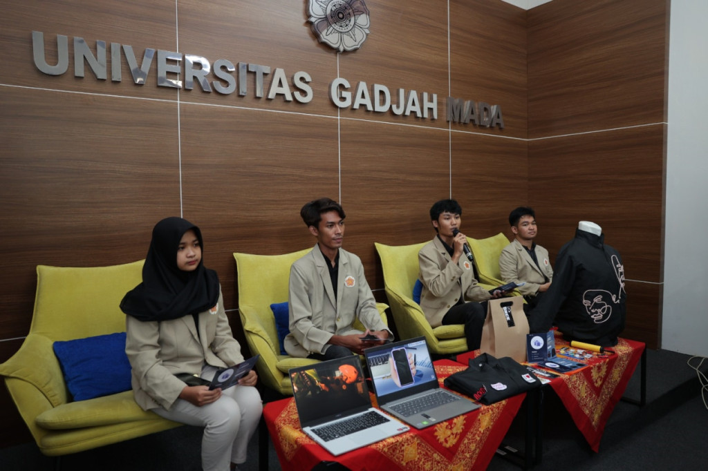 Prihatin Angka Lakalantas Tinggi, Mahasiswa UGM Buat Jaket Keselamatan Pengendara Sepeda Motor