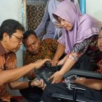 Badan Amil Zakat Nasional (Baznas) Kota Yogyakarta memberikan bantuan alat bantu bagi Anak Berkebutuhan Khusus(ABK)