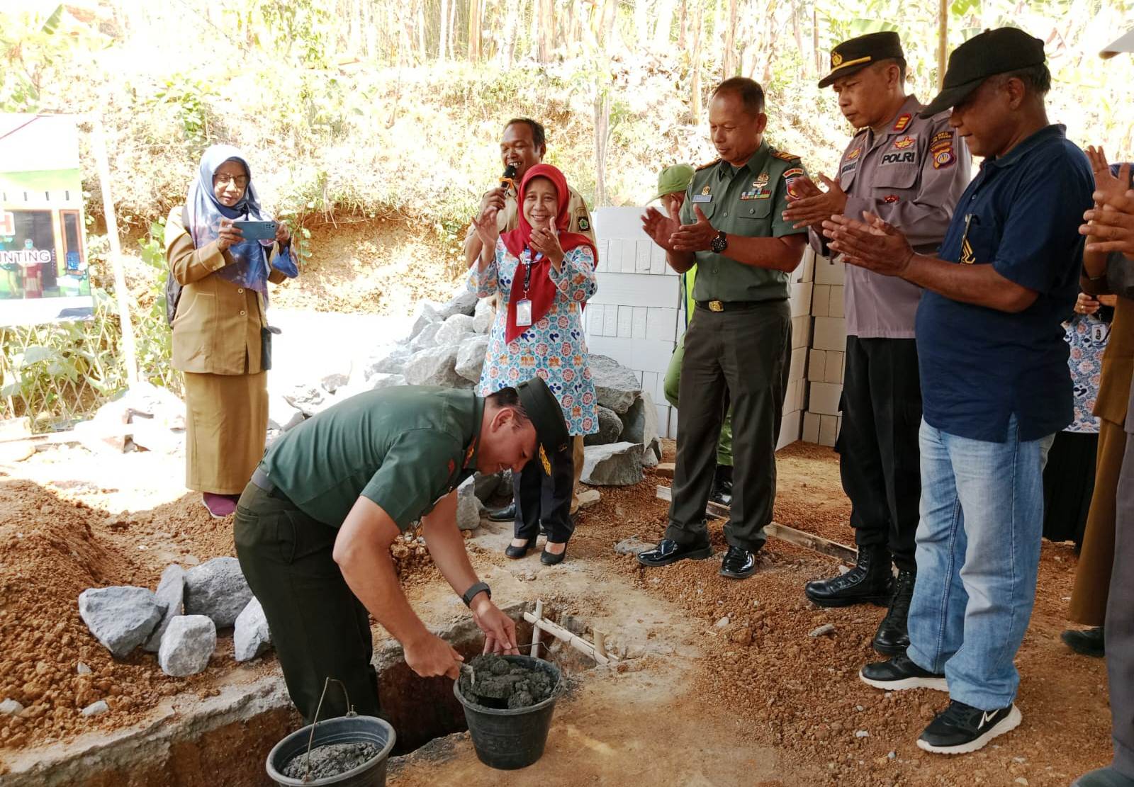 Dandim Kulon Progo Peletakan Batu Pertama Bedah Rumah Program Bapak Asuh Stunting