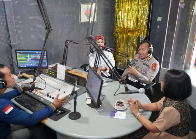 Tim Pembina Samsat Kota Yogyakarta Talkshow di Radio Kota Perak FM