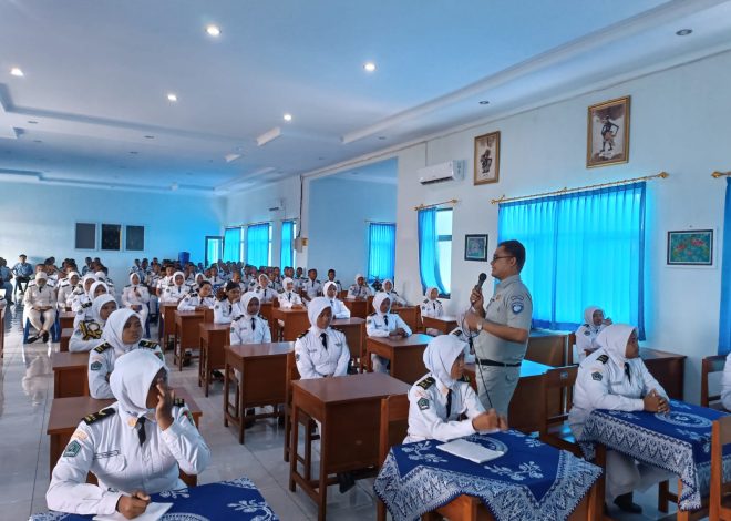 Jasa Raharja Samsat Kulon Progo Beri Edukasi Etika Keselamatan Tata Tertib Berlalu Lintas di SMKN 1 Temon