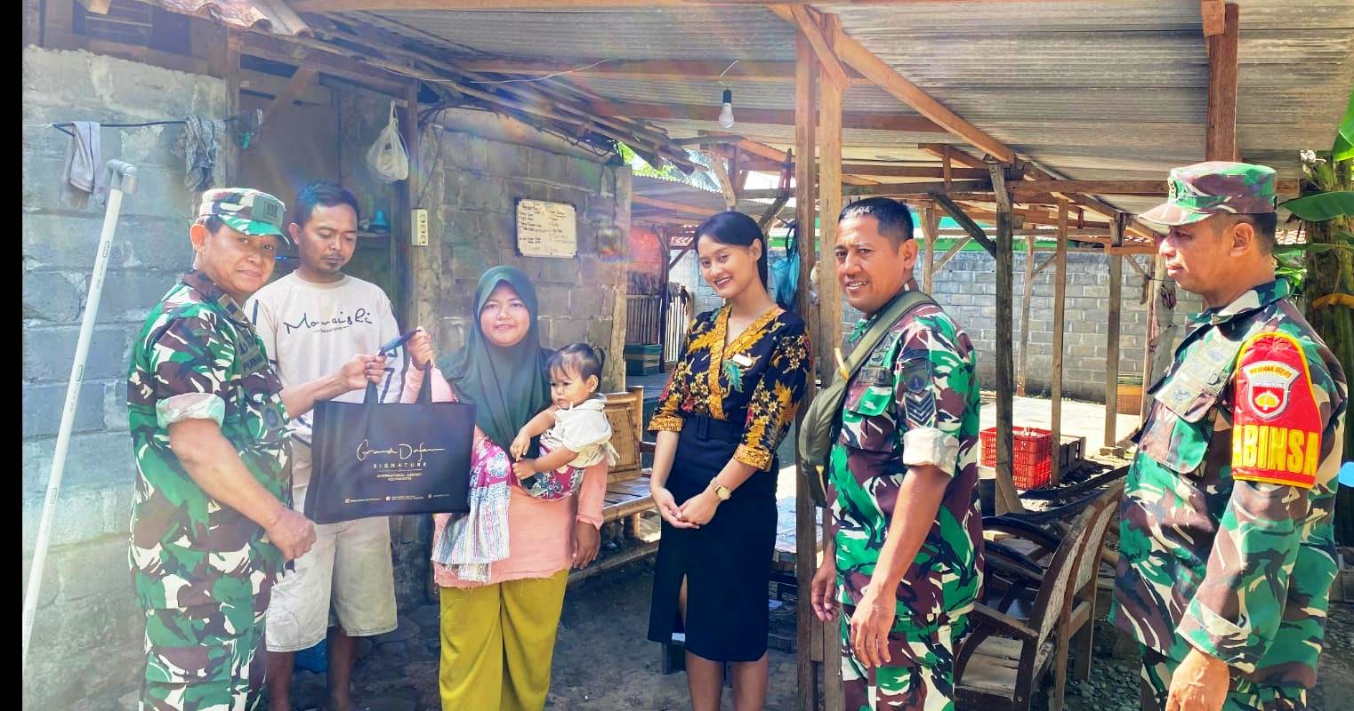 Danramil Temon Besama Staf Hotel Dafam Berikan Bantuan Stunting