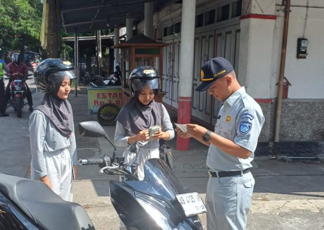 Jasa Raharja Kulon Progo Gabung Dalam Razia Pajak Kendaraan Bermotor di Depan Makam Pahlawan Giripeni