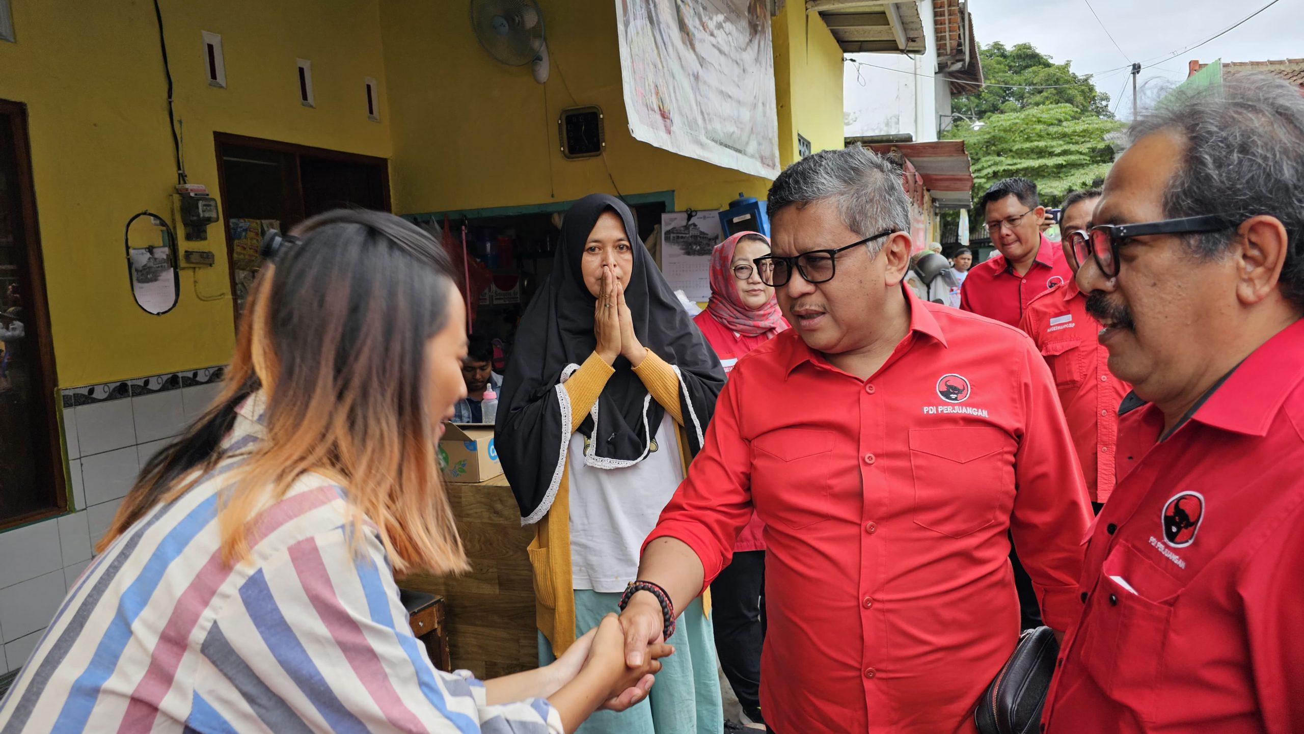 Wakili Megawati, Hasto Ucapkan Duka Cita ke Keluarga Korban Kekerasan yang Meninggal di Sleman