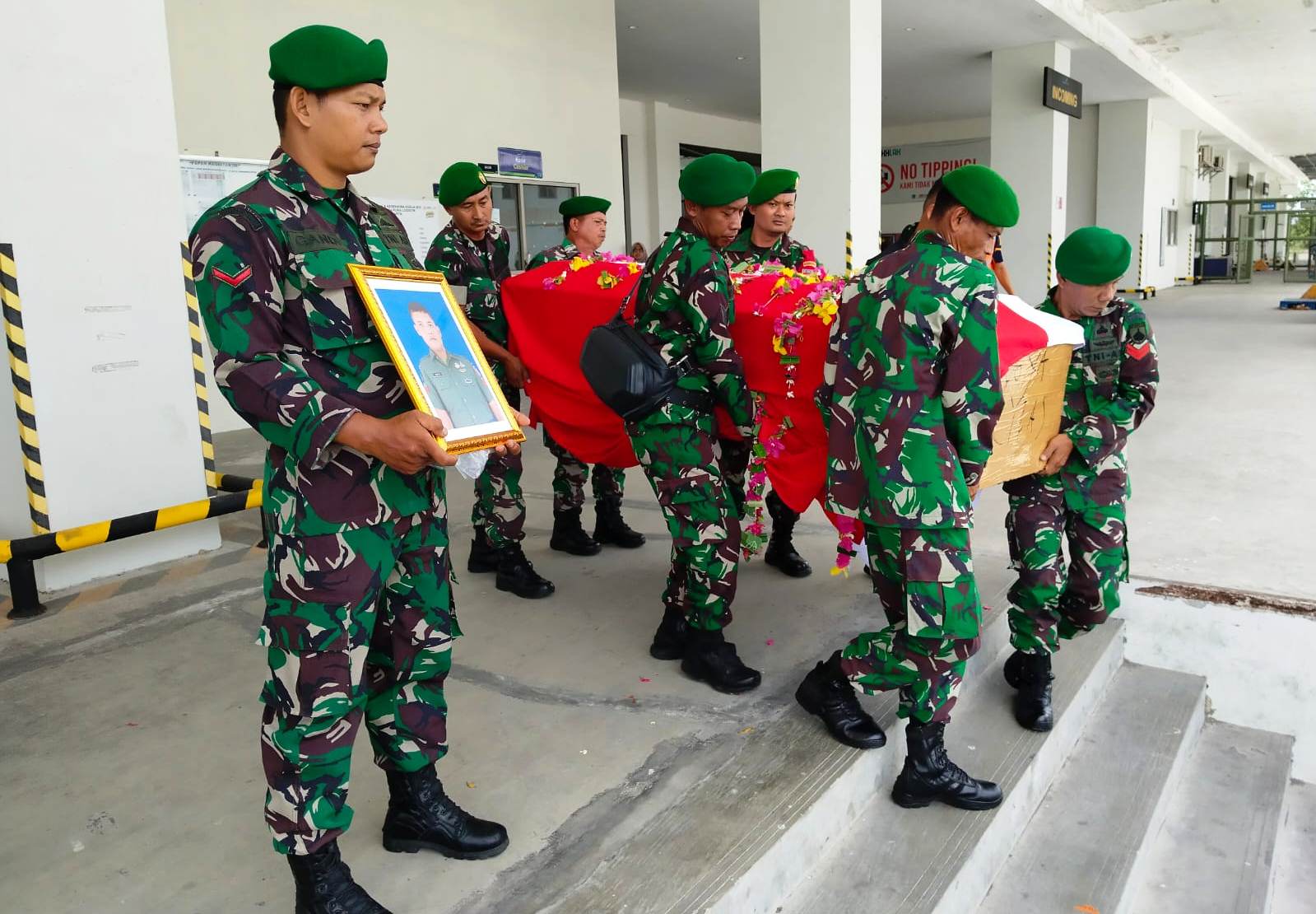 Penjemputan Jenazah Almarhum Praka Adi Ristiyo di Bandara YIA Kulon Progo