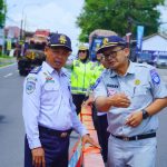 Jasa Raharja Cabang Yogyakarta Berkolaborasi Bersama Pilar Keselamatan Dalam Tinjauan Lapangan dan Pemasangan Kembali Water Barrier