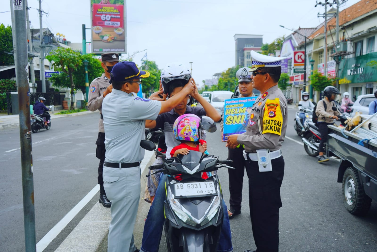 Collaboration Jasa Raharja Dalam Operasi Keselamatan Progo 2024 Bersama Satlantas Polresta Yogyakarta 