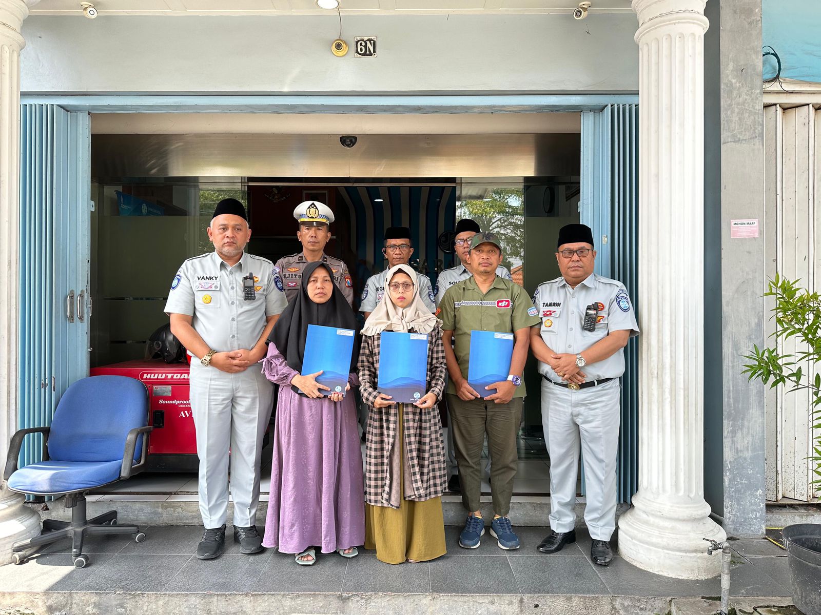 Jasa Raharja Serahkan Santunan Korban Kecelakaan di KM 370 A Tol Batang – Semarang