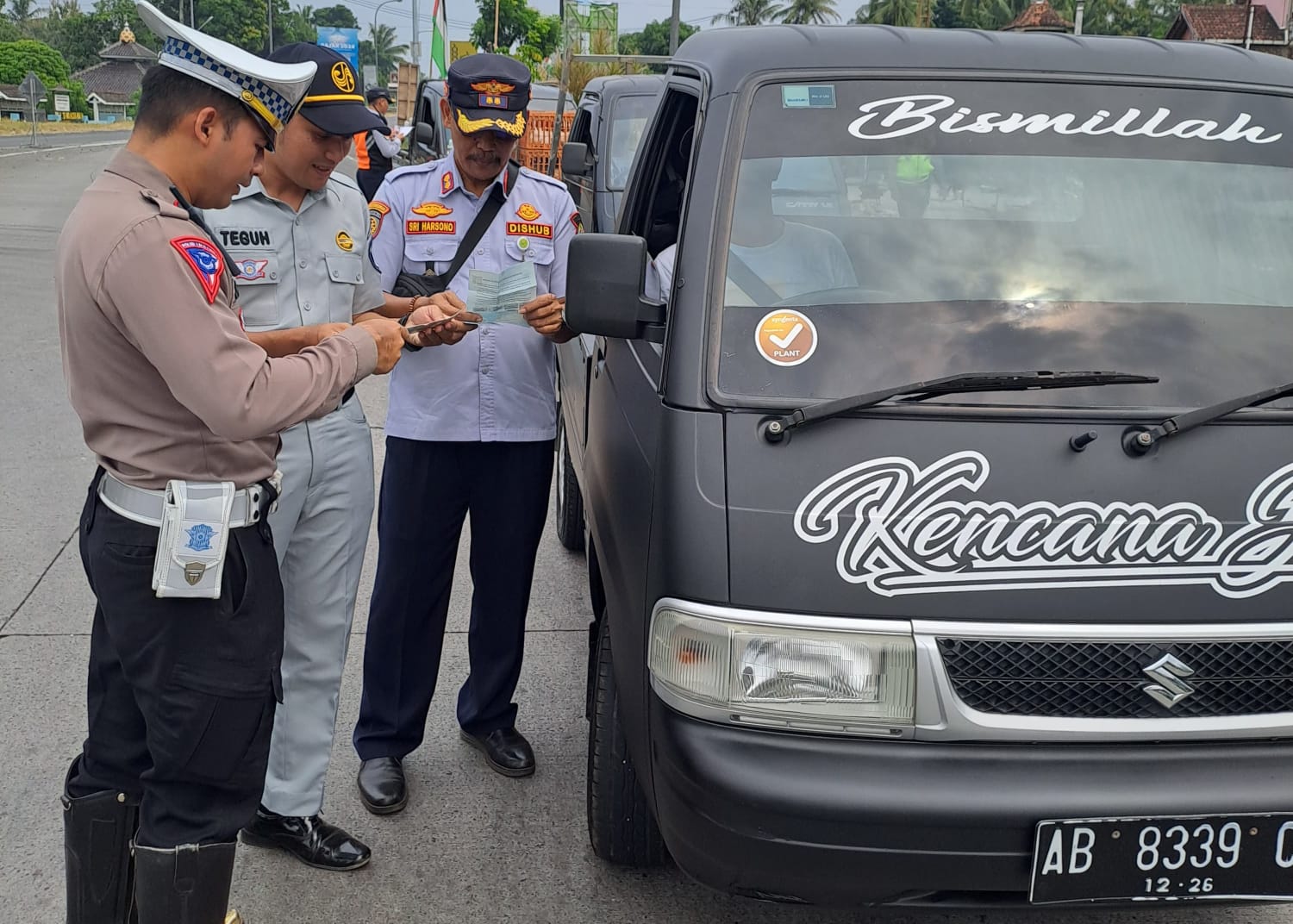 Dishub DIY Bersama Jasa Raharja Samsat Bantul Gelar Operasi Gabungan di Jalan Srandakan