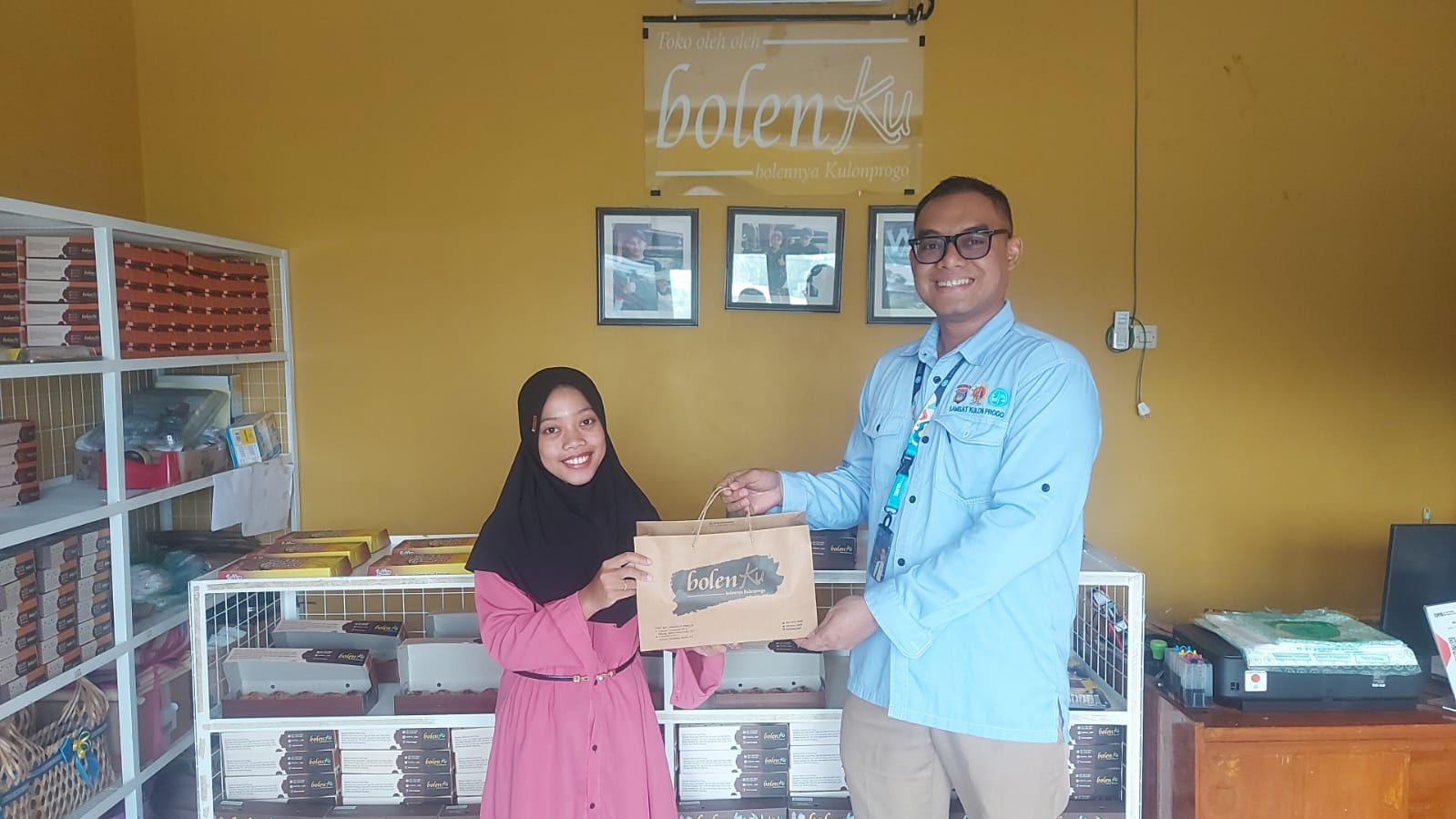 Kunjungan Jasa Raharja ke UMKM Roti Bolenku Kulon Progo 