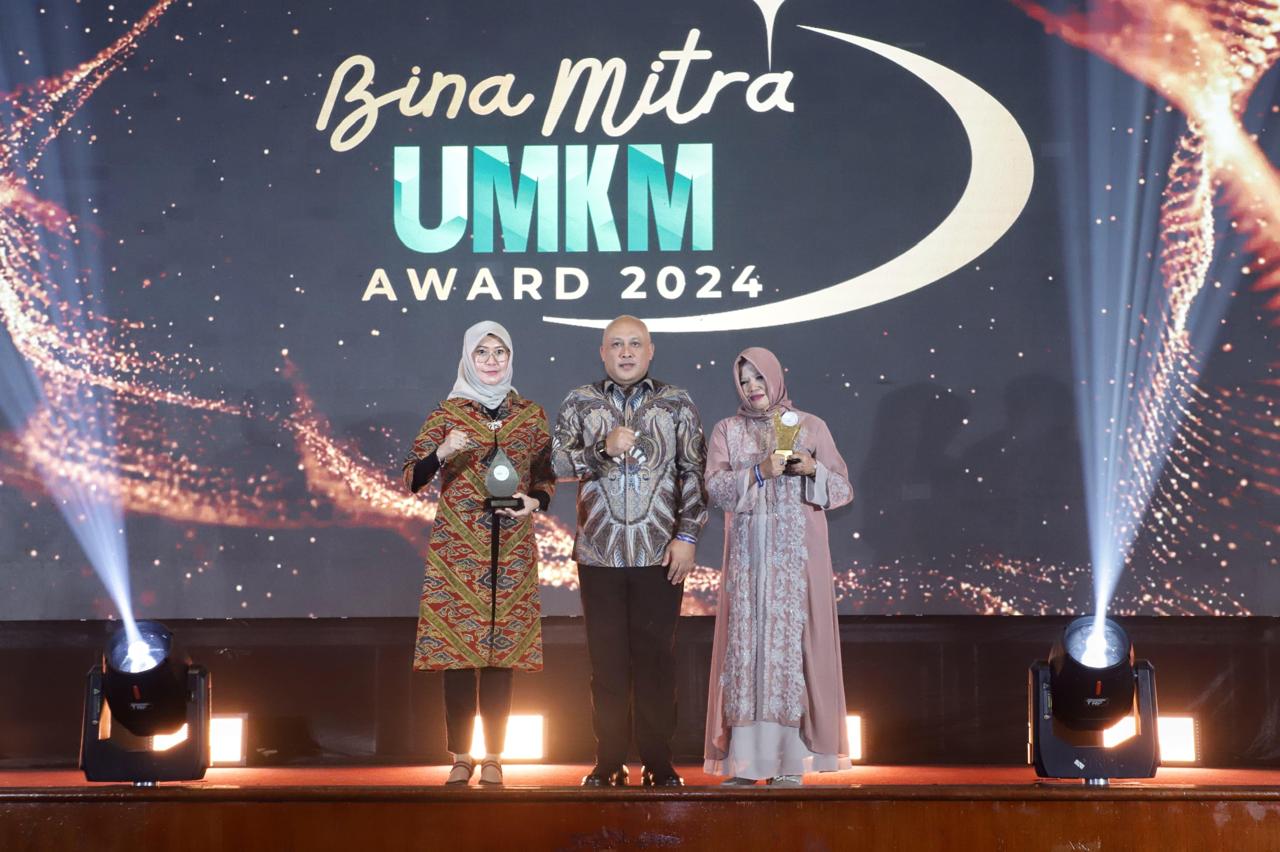 Sukses Bawa Mitra Binaan ‘Rumah Sandal Geulis’ Go Internasional, Jasa Raharja Raih Predikat Gold dalam Ajang Bina Mitra UMKM Award 2024