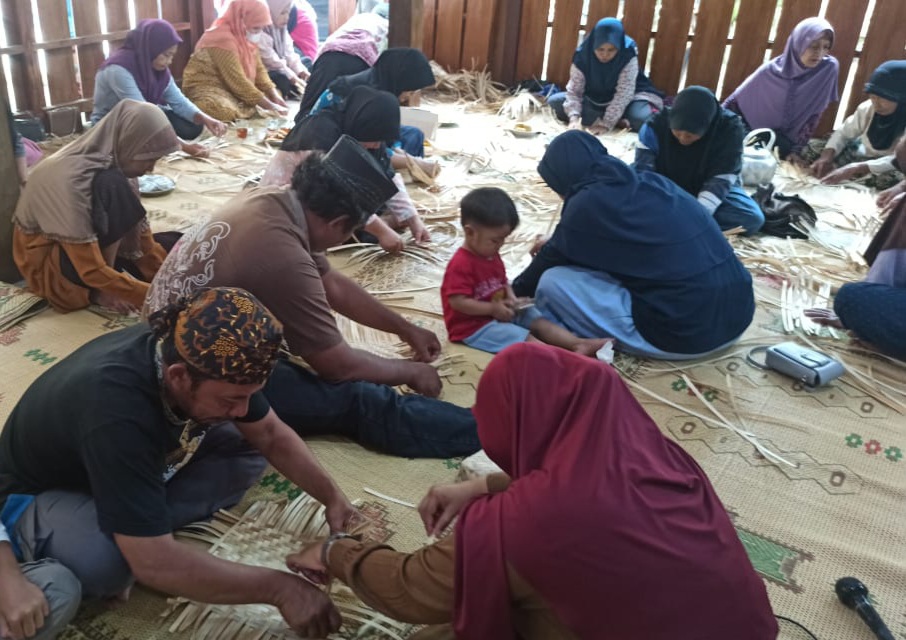 Besek Bambu, Harapan Baru Tingkatkan Kesejahteraan Keluarga di Kokap, Kulon Progo