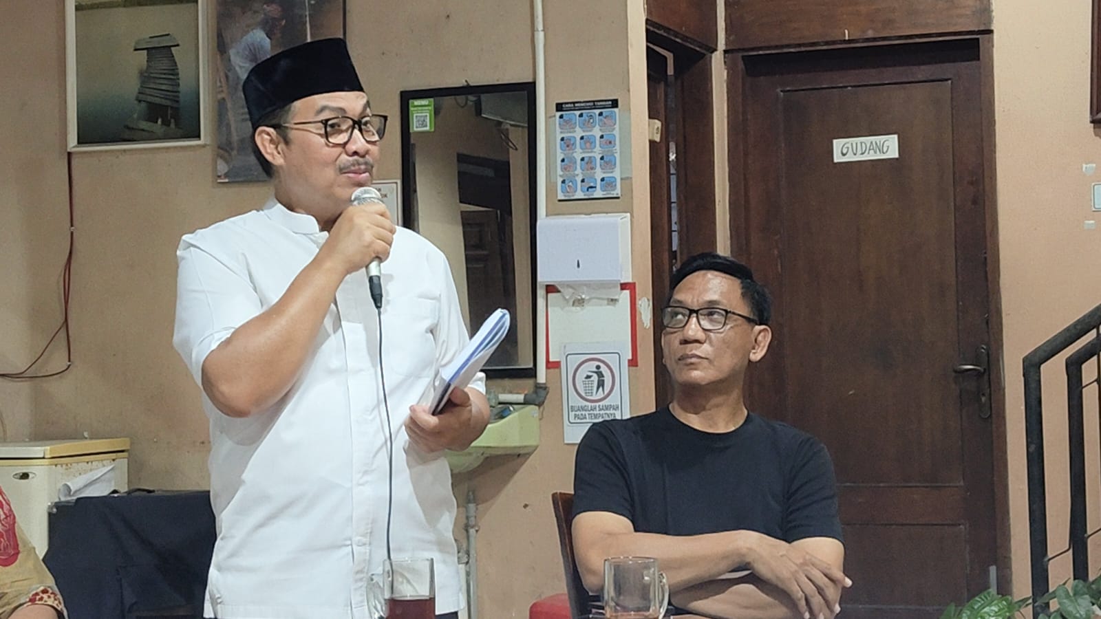 Hasto Wardoyo & Wawan Harmawan Tawarkan Program Satu Kampung Satu Bidan, Pemeriksaan Kesehatan Gratis Untuk Lansia Secara Rutin