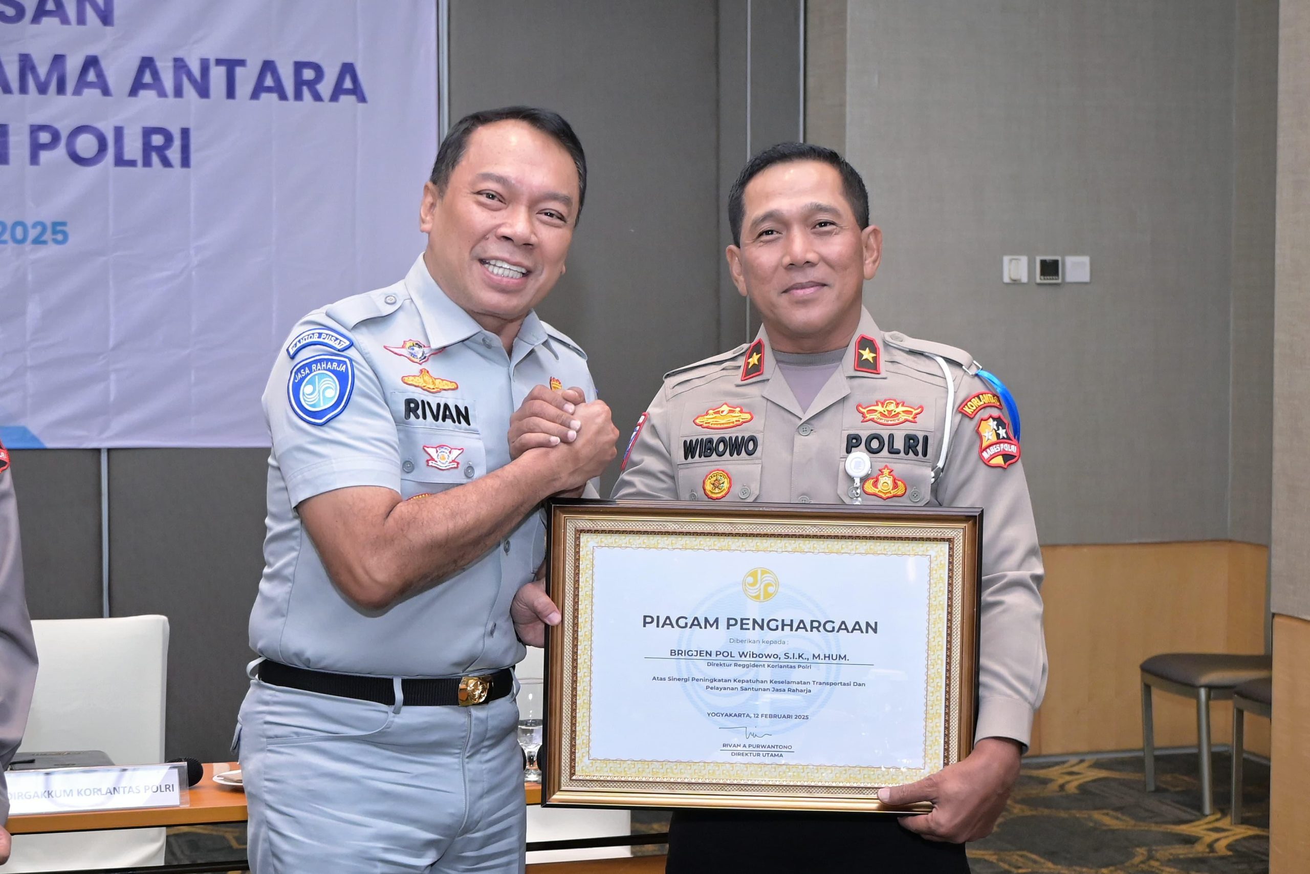 Perpanjangan Nota Kesepahaman dan Perjanjian Kerja Sama PT Jasa Raharja dengan POLRI Untuk Meningkatkan Kepatuhan, Keselamatan Masyarakat di Bidang Transportasi, dan Pelayanan Santunan