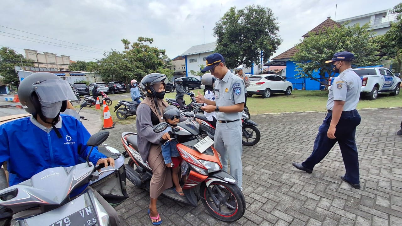 Jasa Raharja Bersama Tim Samsat Sleman Dan Dishub Gelar Operasi Gabungan di Kalitirto Berbah Sleman